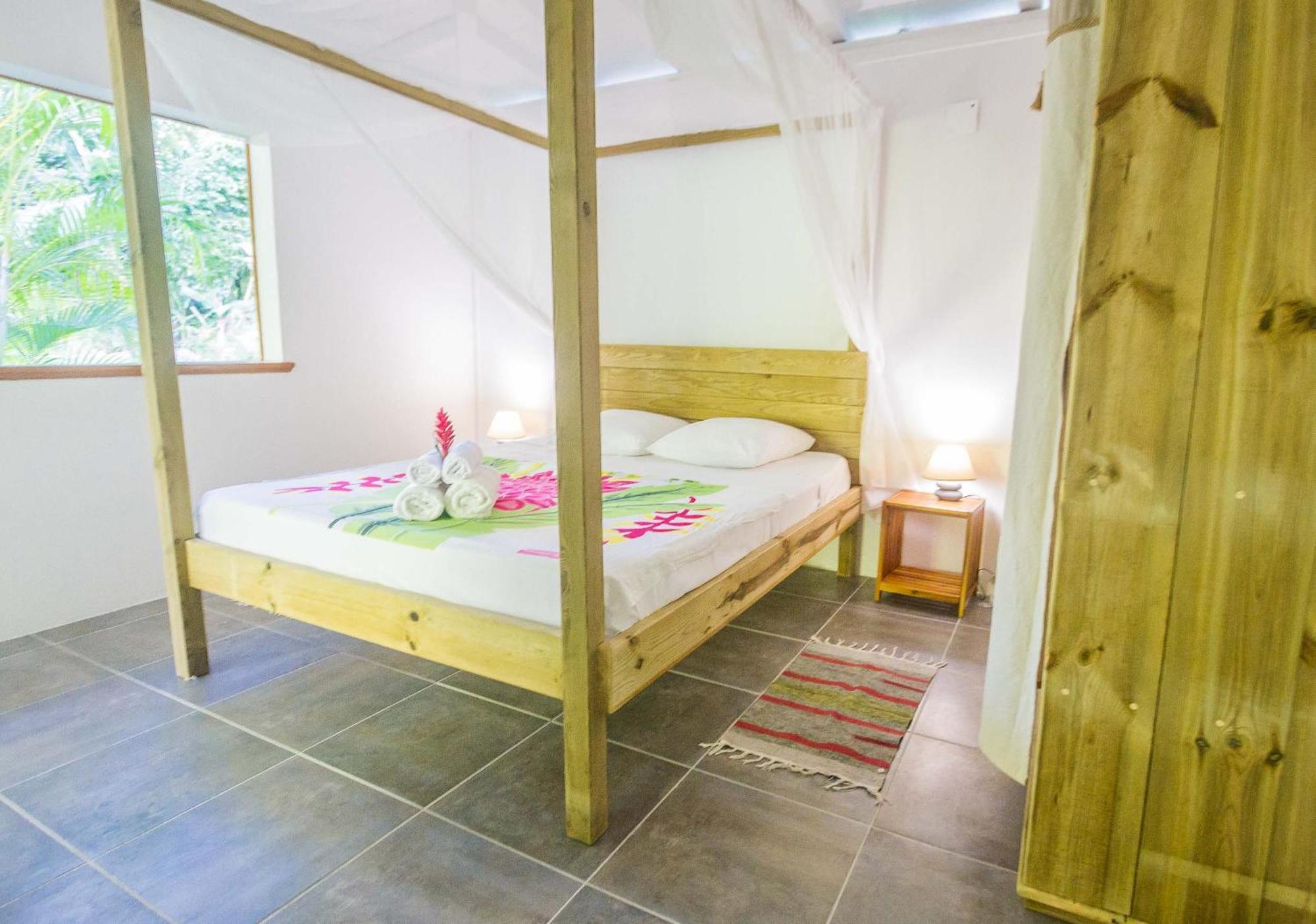 Ecolodges Karet Deshaies Dış mekan fotoğraf