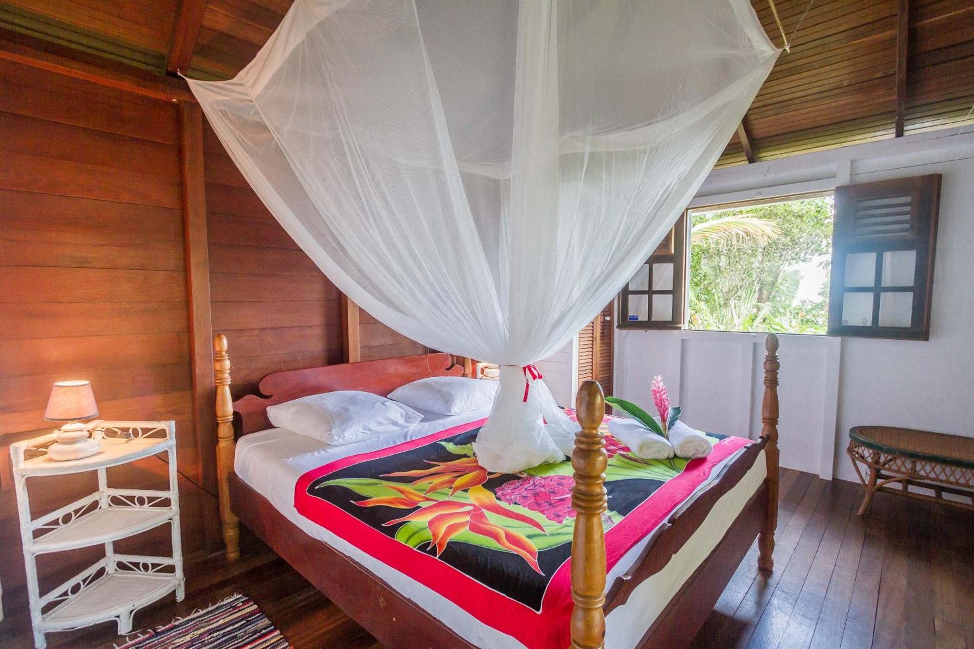 Ecolodges Karet Deshaies Dış mekan fotoğraf